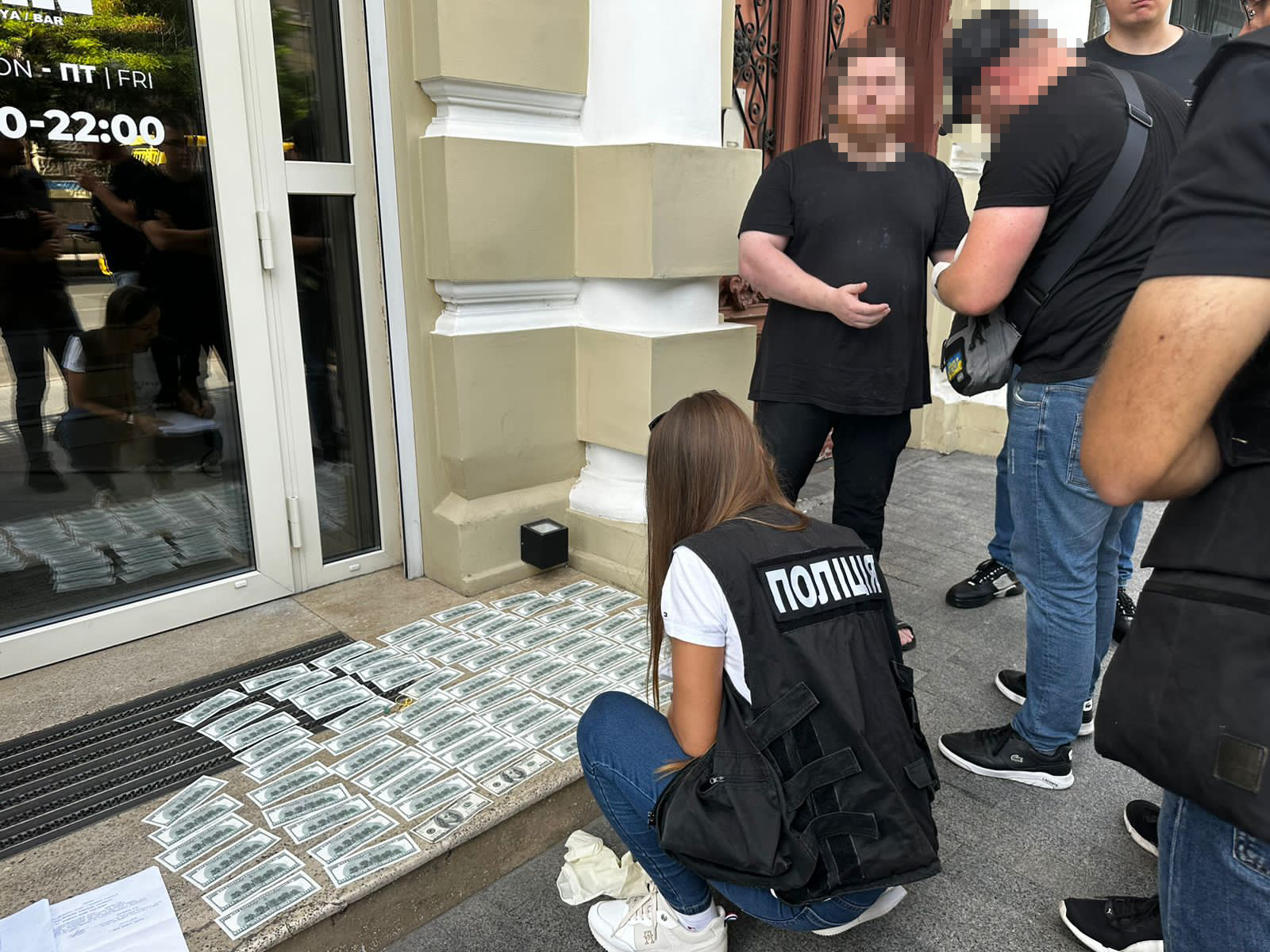  На Одещині поліцейські викрили зловмисника, який допомагав чоловікам у незаконному виїзді за кордон 