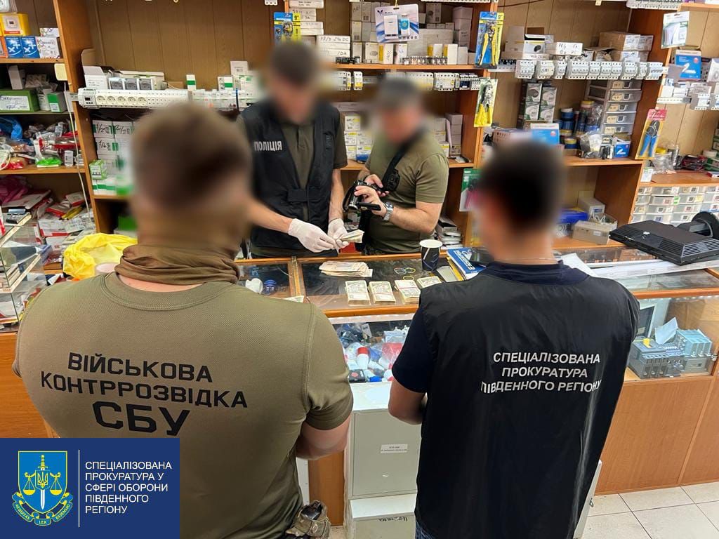  На одержанні майже пів мільйона гривень хабара викрито начальника району електричних мереж КЕУ м. Одеси 