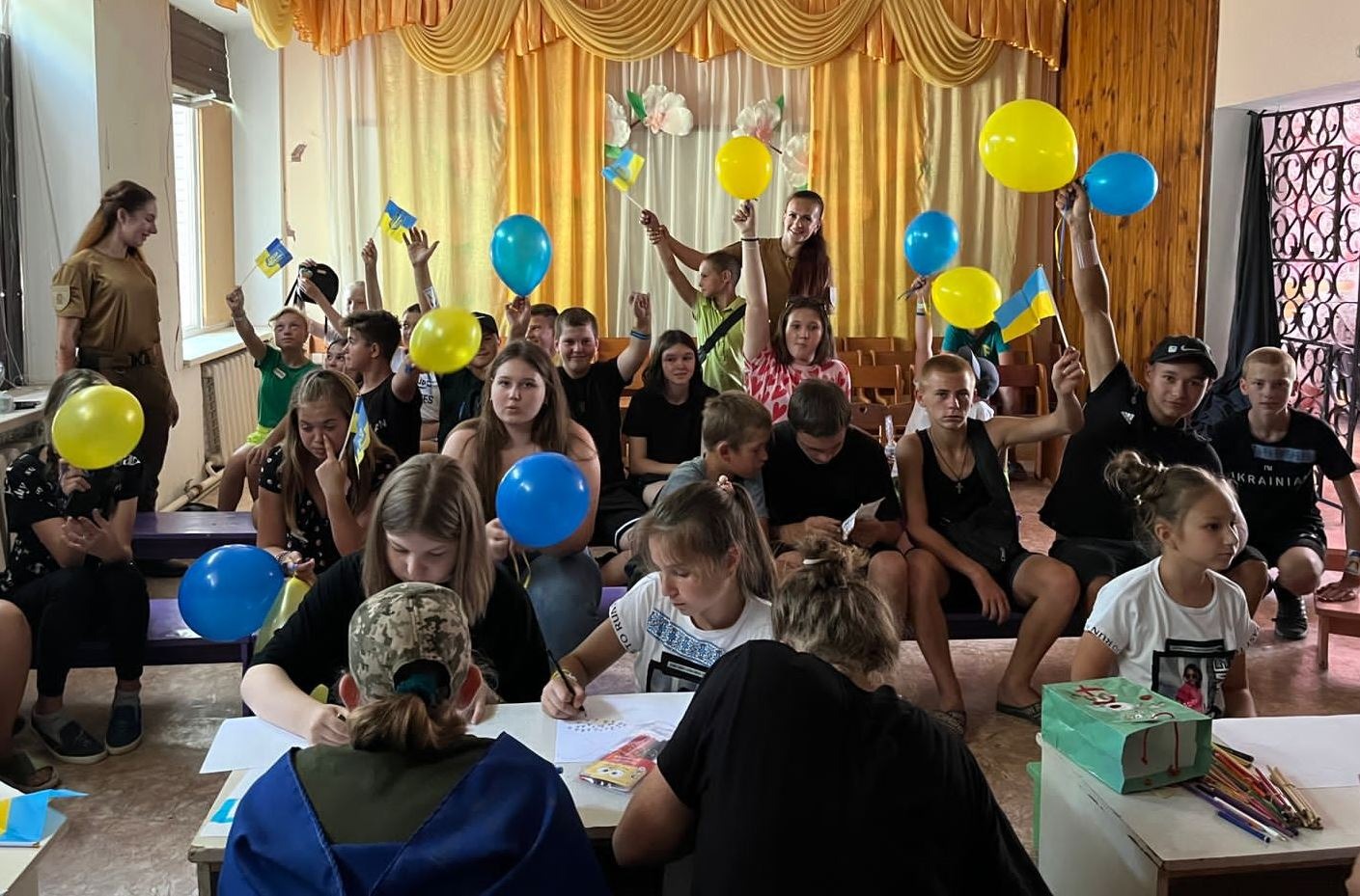  На Херсонщині поліцейські провели патріотичний захід для маленьких жителів деокупованого села Киселівка 