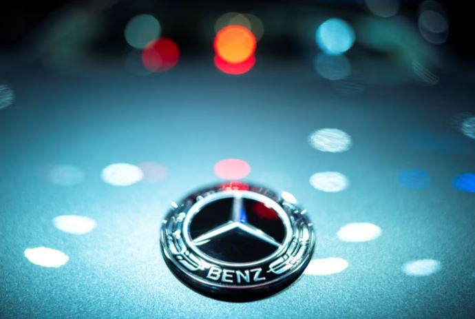  Продажі Mercedes зросли завдяки попиту на електромобілі та люксові моделі 