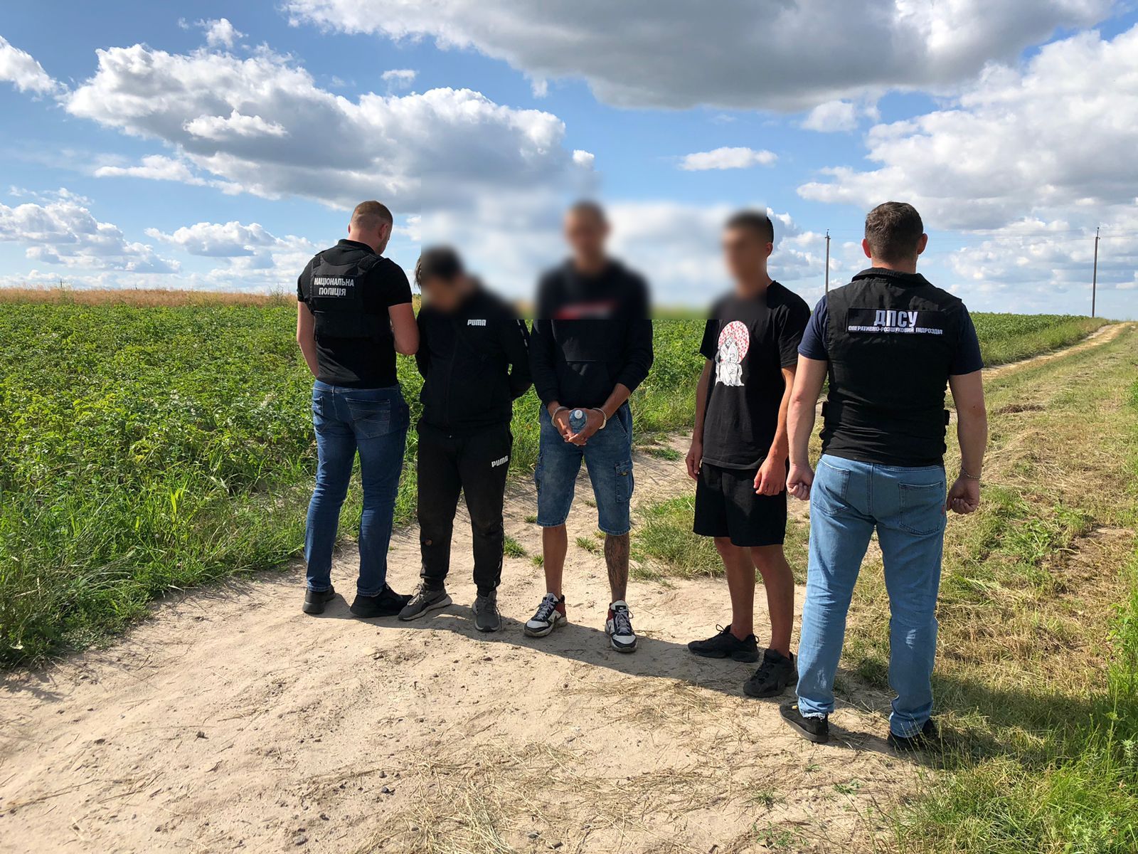  На Львівщині прикордонники викрили українця, який організував незаконне переправлення чоловіків через кордон 