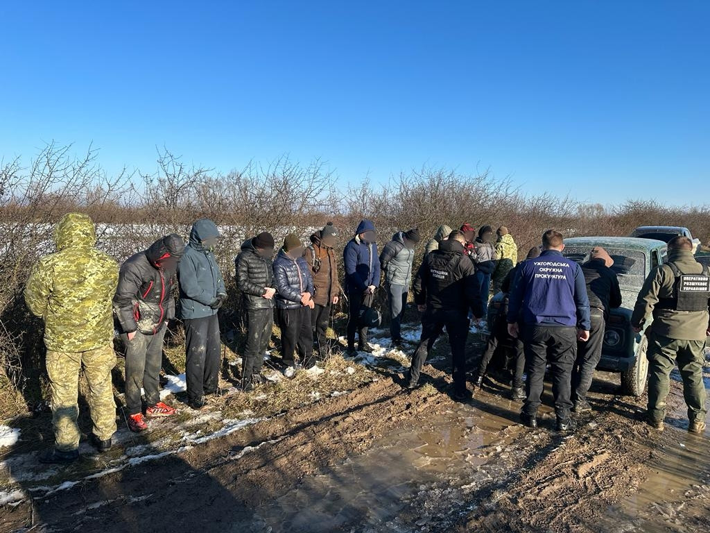  На Закарпатті до суду передали справи вісьмох переправників 