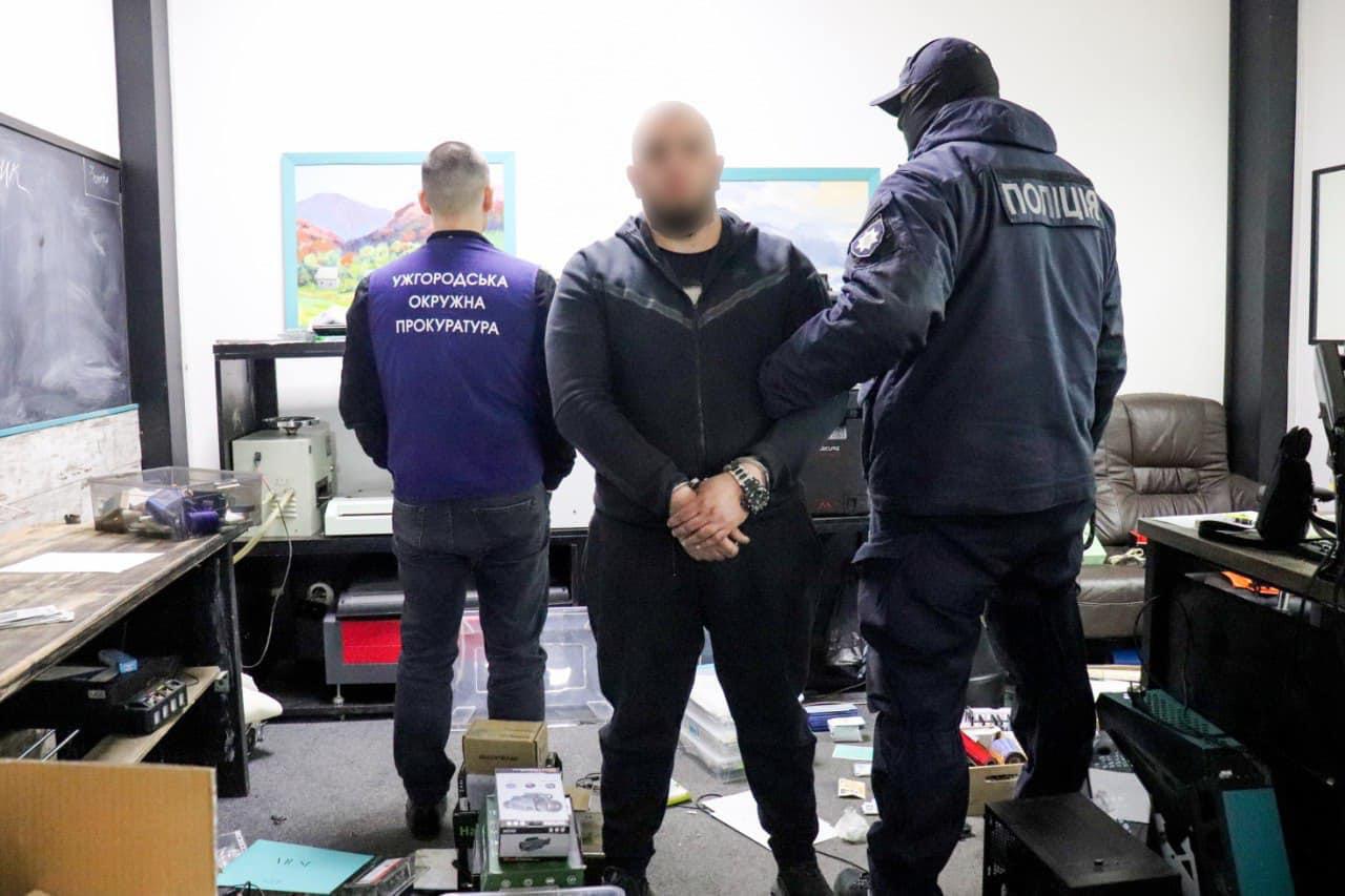  Перед судом постане організатор масштабного виробництва підроблених документів, яке діяло на території Закарпатської області 
