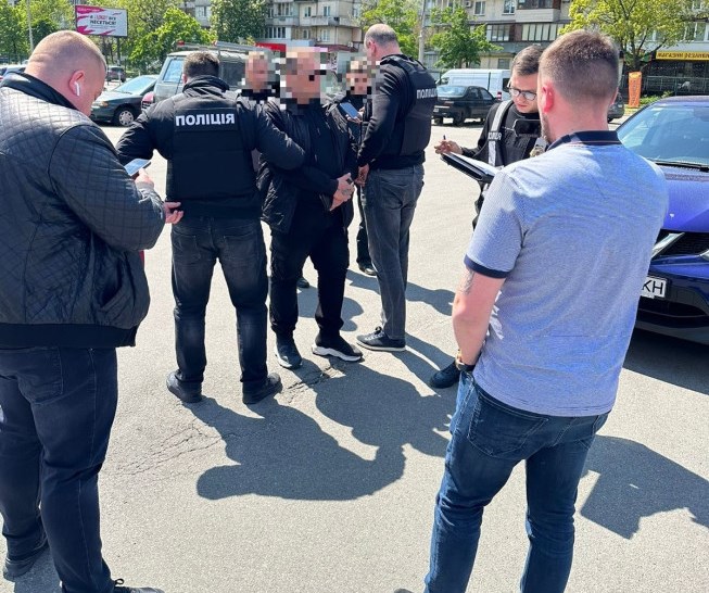  250 тис гривень за незаконний перетин кордону та непридатність до військової служби: столичні правоохоронці затримали зловмисника 