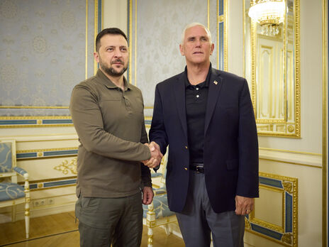  Зеленський провів зустріч з ексвіцепрезидентом США Пенсом. Вони обговорили важливість надання F-16 Україні та її майбутнє в НАТО 