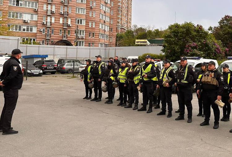  Поліцейські Києва посилили заходи безпеки в місті 