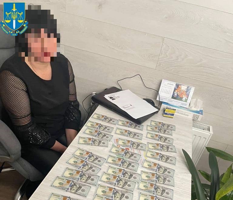  На Черкащині лікарку підозрюють у сприянні ухиленню від мобілізації за 3000 доларів 
