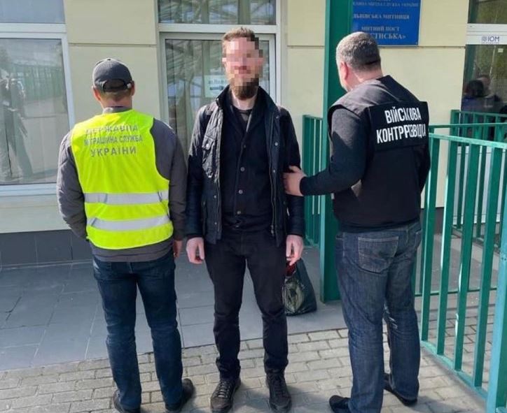  ДМС примусово видворила особу із подвійним громадянством Королівства Швеція - російська федерація 