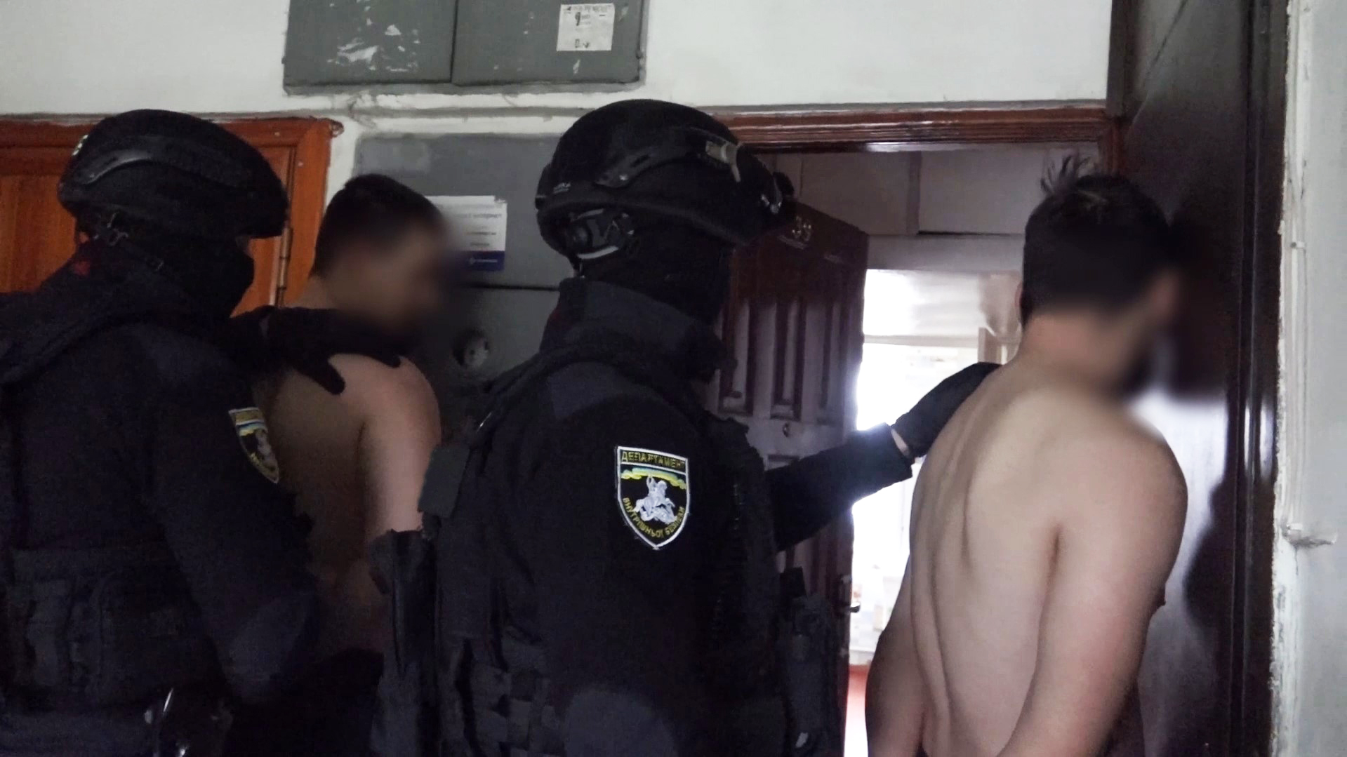  На Полтавщині викрито злочинну групу, яка заробляла на аферах із продажу автомобілів – Нацполіція 