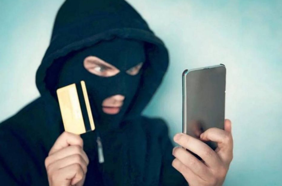  Шахраї крадуть гроші, блокуючи номер мобільного 