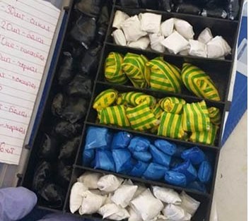  До 10 років ув’язнення загрожує двом юнакам, які робили закладки з психотропами в обласному центрі 