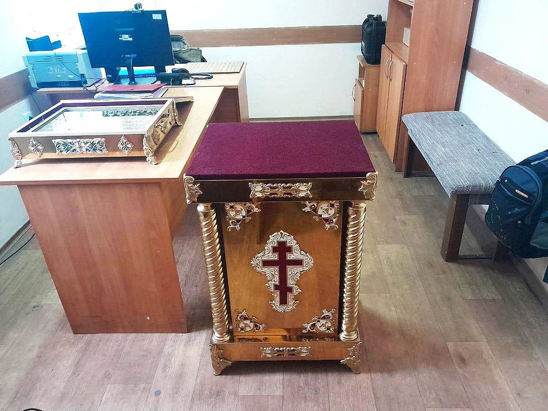  Стародруки та мощі святих: прикордонники завадили церковній контрабанді 