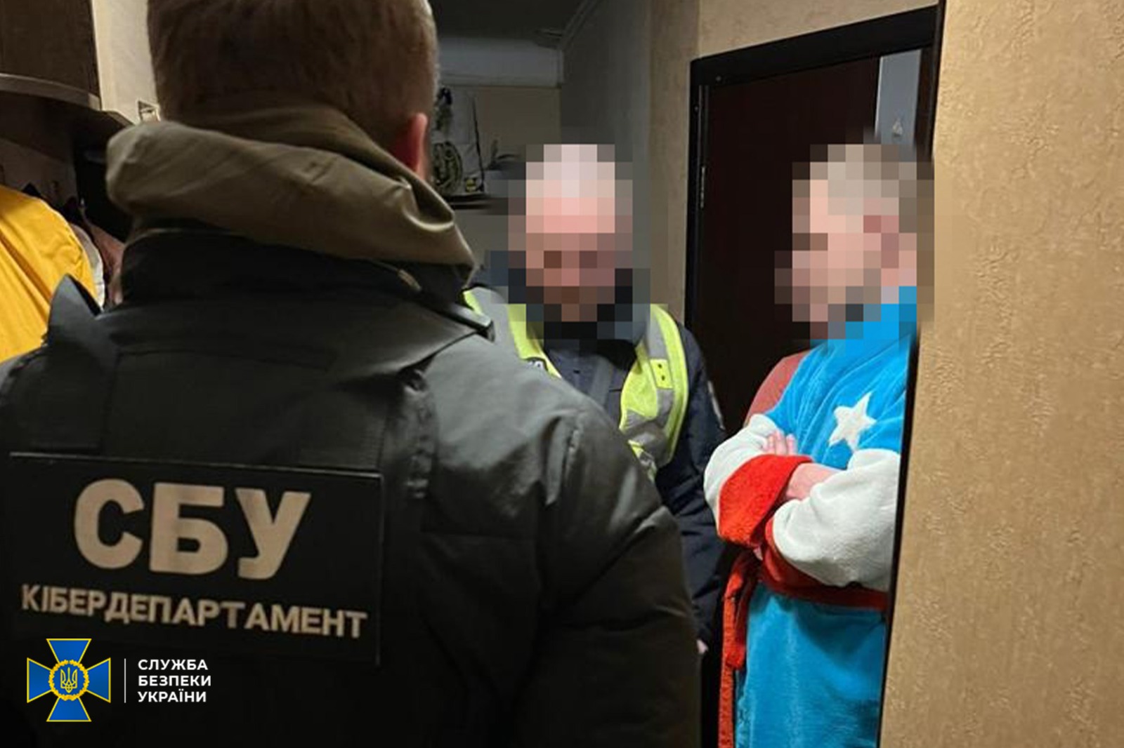  СБУ та правоохоронці Польщі ліквідували шахрайську схему виманювання грошей із мирних жителів, які хочуть виїхати з Бахмута 