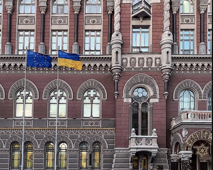  У Нацбанку впевнені, що валютний ринок стабілізувався, а тому скоротили продаж доларів із резервів 