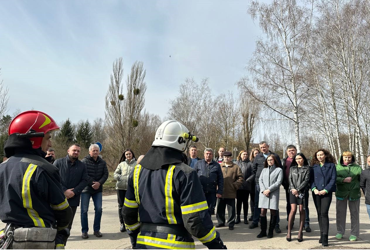  Працівники сервісних центрів МВС Хмельниччини пройшли навчання з пожежної безпеки 