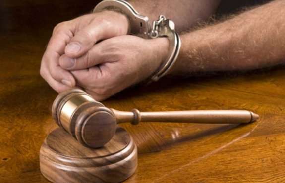  На Київщині до 13 років ув’язнення засуджено покидька, який зґвалтував, а потім забив до смерті 68-річну жінку 