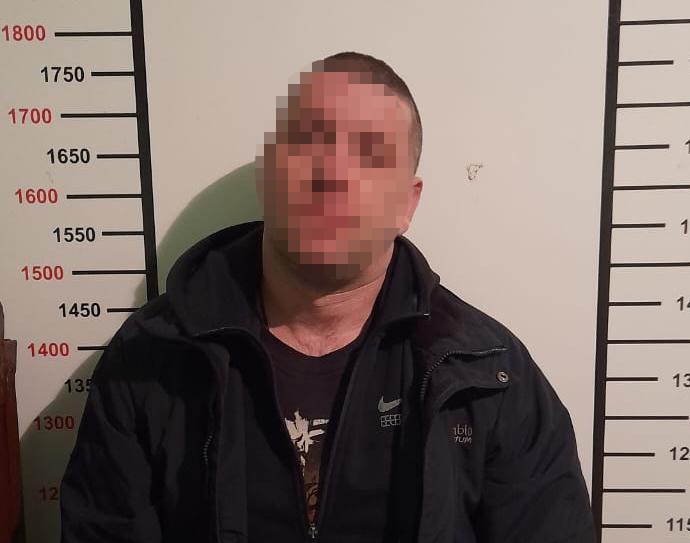  На Львівщині затримали зловмисника, який погрожував гранатою клієнтам АЗС 