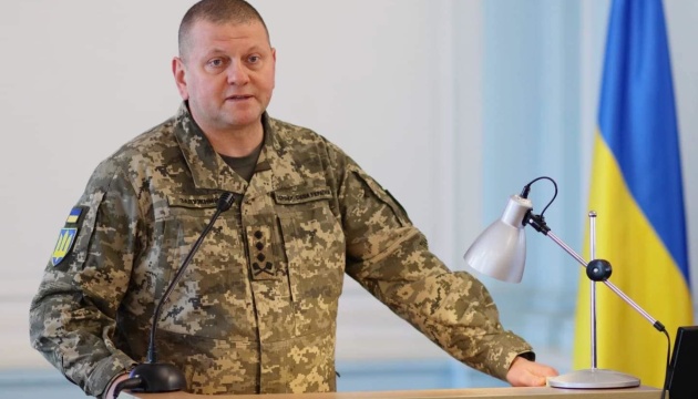  Залужний подякував українським жінкам за самовідданість на передовій і надійний тил 