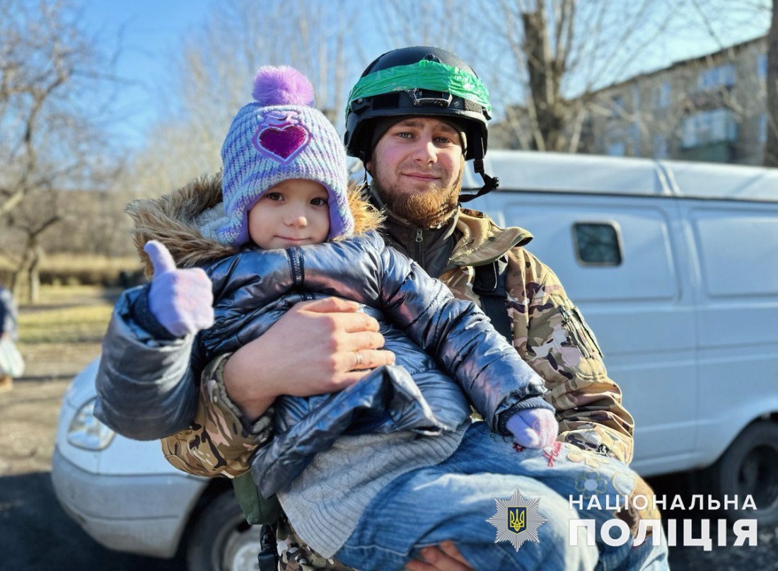  З українського Нью-Йорка поліцейські евакуювали родину з трьома дітьми 