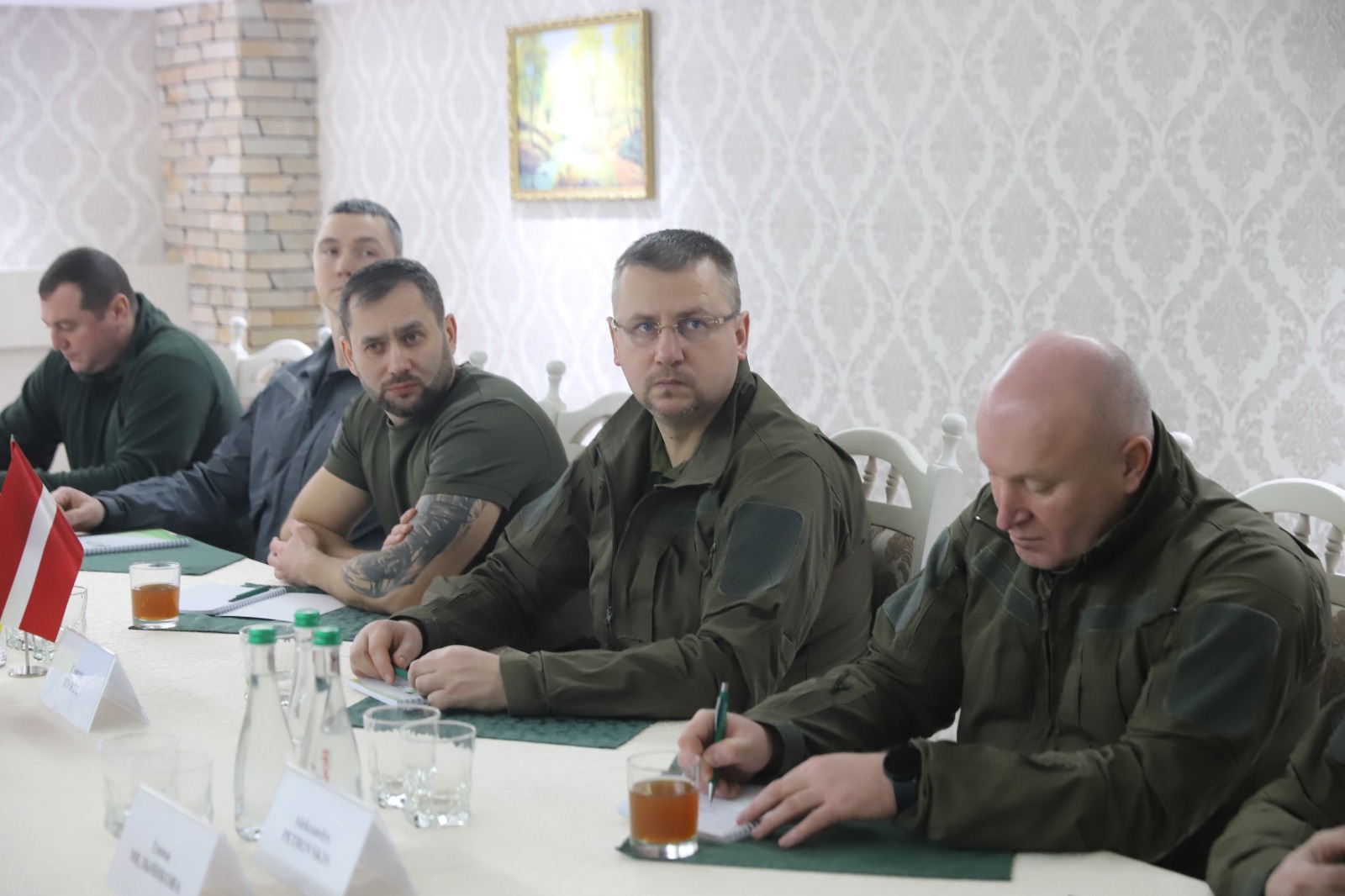  Латвійські прикордонники передали українським колегам 30 приладів нічного бачення 
