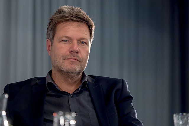  Віцеканцлер Німеччини: рішення про передачу танків Україні було запізнілим 