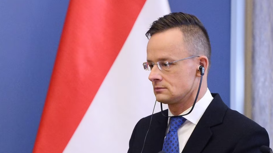  Глава МЗС Угорщини прибув до Мінська "говорити про мир" в Україні 