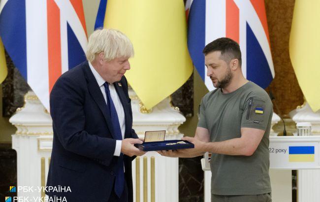  Зеленський подякував Джонсону за підтримку: "Об’єднав інших, коли це здавалося неможливим" 