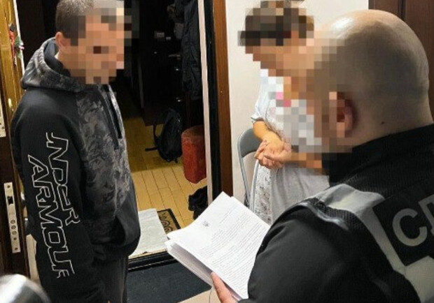  В Киеве разоблачили схему переправки мужчин за границу за 12 тыс. дол 