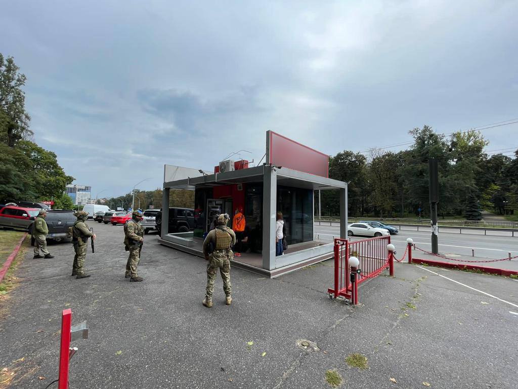  У Києві викрили чергову аферу з автомобілями для армії 
