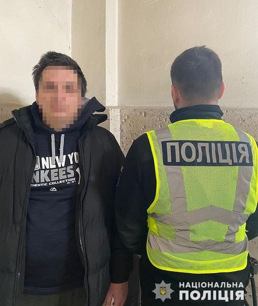  У Києві суд призначив покарання чоловіку за продаж неіснуючого військового спорядження 