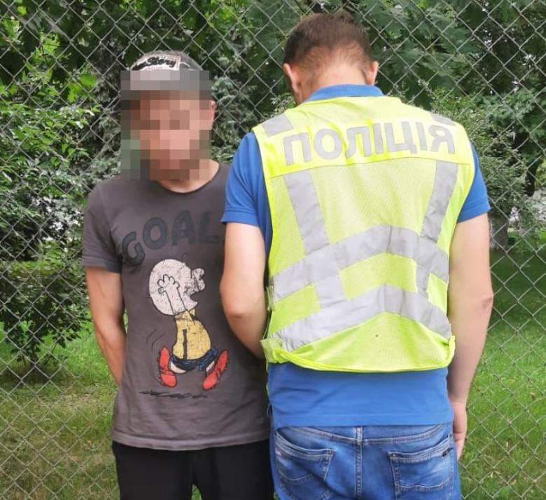  Київські оперативники затримали чоловіка, який перебував у розшуку за викрадення мотоцикла 
