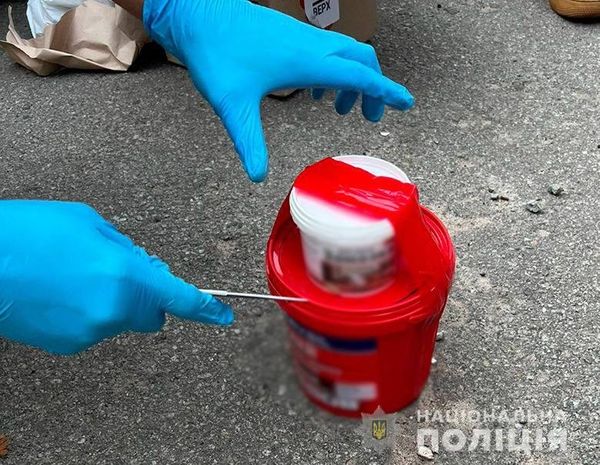  Поліцейські Києва затримали наркоторговця з партією канабісу 