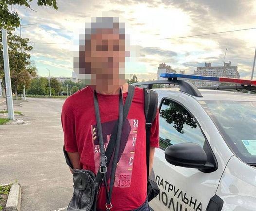  Поліцейські Києва повідомили про підозру чоловіку у скоєнні серії вуличних грабежів 
