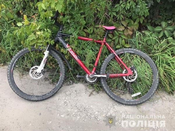  У Києві дільничні офіцери поліції затримали чоловіка, який викрав велосипед 