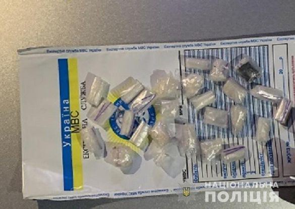  25 пакунків із солями PVP – у Києві оперативники затримали порушника 