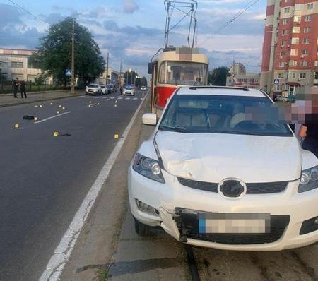  У Києві поліцейські встановлюють обставини смертельної автопригоди у Дарницькому районі 