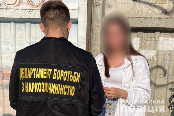  Столичні оперативники вилучили у киянки наркотиків і психотропів на понад 2 мільйони гривень 