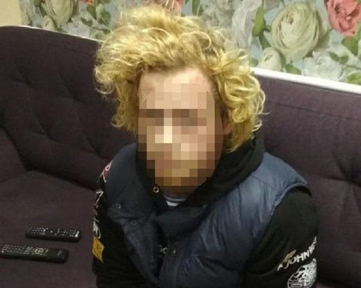  На столичному Печерську правоохоронці встановлюють обставини вбивства та особу загиблого чоловіка 