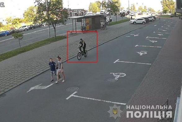  У Києві оперативники затримали наркокур’єра, який відправляв «товар» по всій Україні 