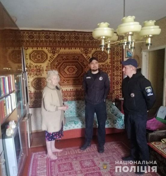  Правоохоронці вчасно надали гуманітарну допомогу місцевій мешканці, яка страждає на провали у пам’яті 