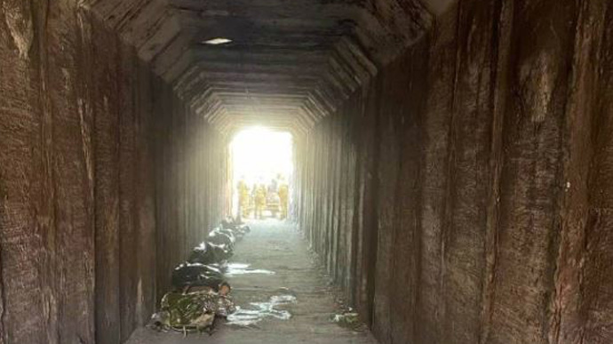  Russian troops gather civilian dead in underground passage on Mariupol’s outskirts 