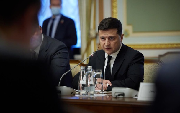  Зеленский поздравил украинцев с Днем Достоинства и Свободы 