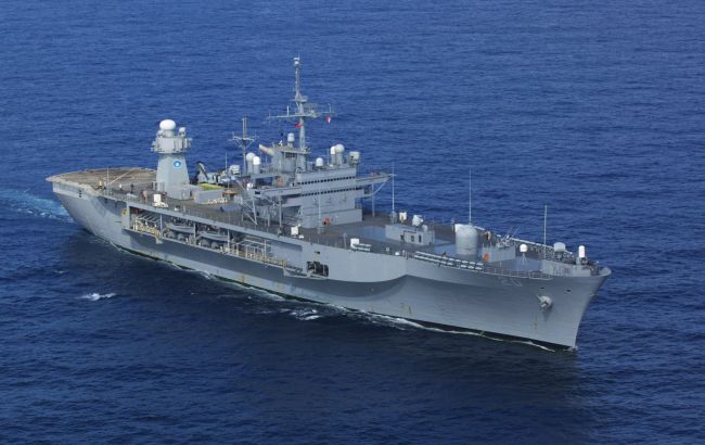  Флагманский корабль флота США покидает Черное море 