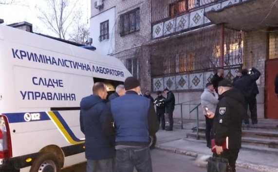  В Николаеве таксист ограбил АЗС и застрелил проститутку 