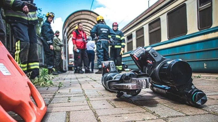 В Киеве мужчину зажало между платформой и вагоном поезда: пострадавший погиб 