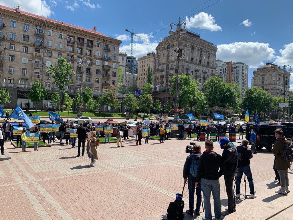  В Киеве инвесторы «Укрбуд» устроили масштабный автопробег и митинг под КГГА 