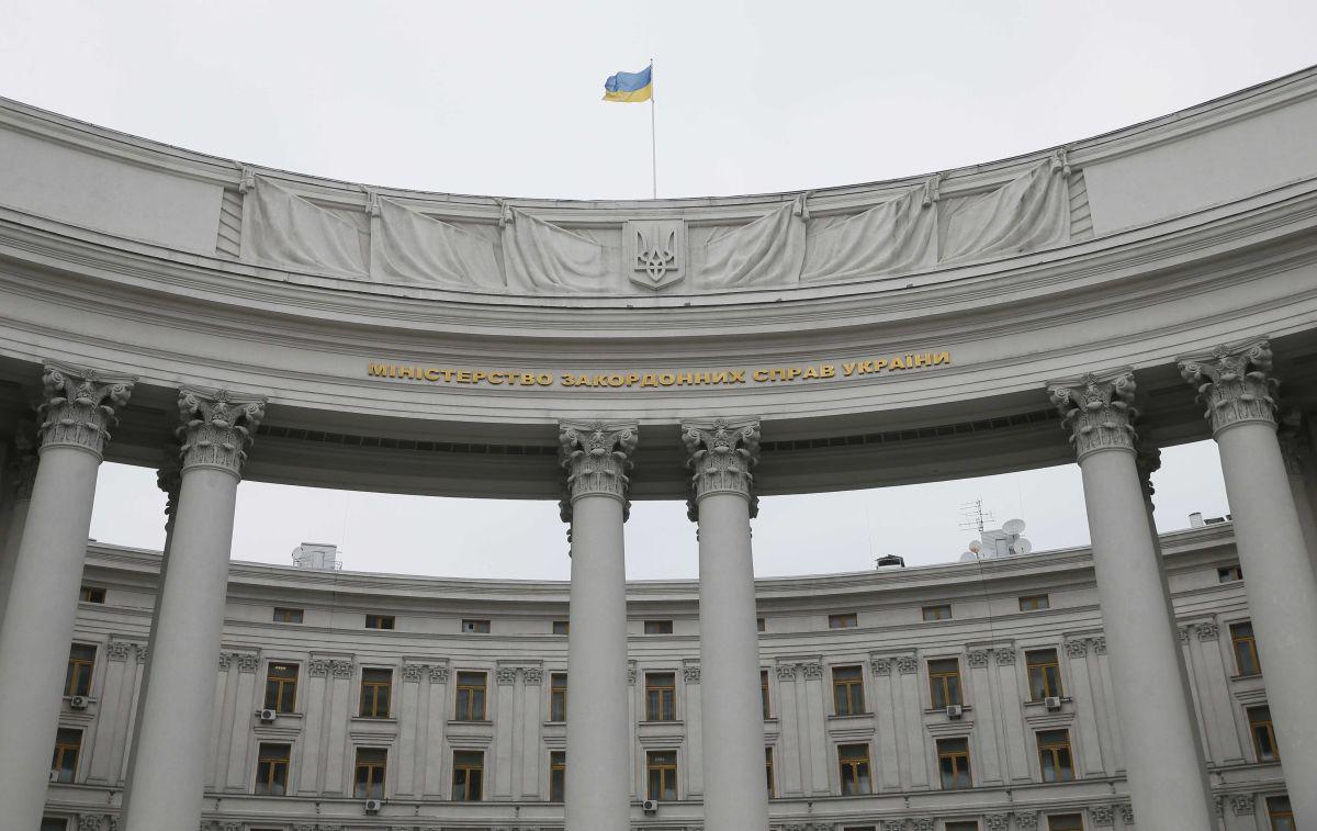  "Удар по нормандскому формату": в МИД Украины возмутились передаче пленных с Донбасса куму Путина 