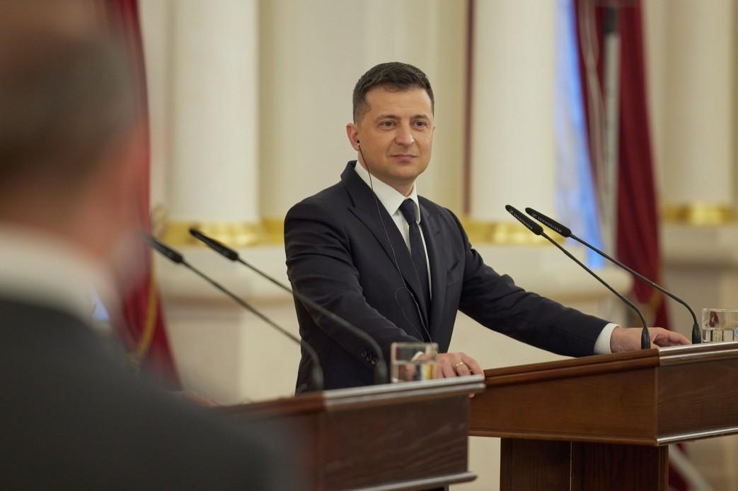  "Буду рад приветствовать": Зеленский пригласил Байдена в Киевм 