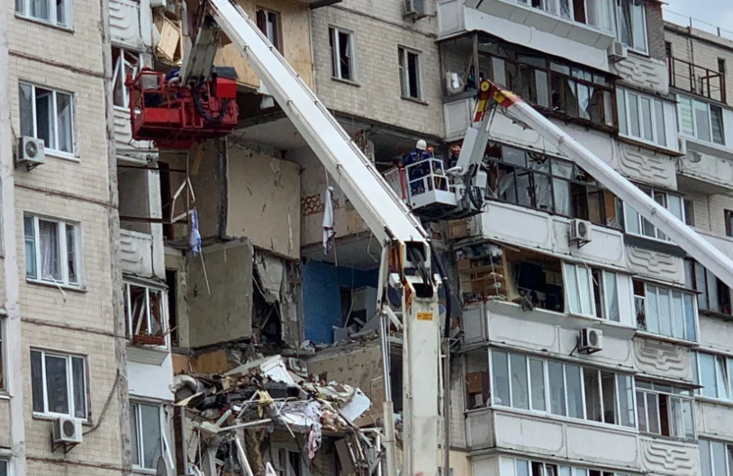  Полиция назвала главную версию взрыва дома на Позняках 
