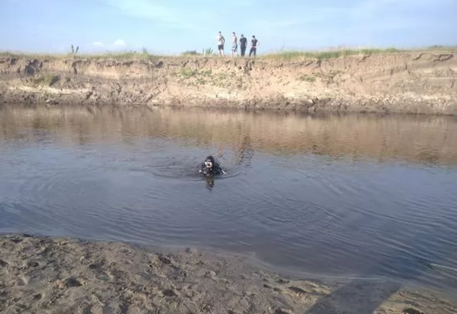  В Ровенской области отчим пытался спасти тонущую падчерицу, но утонул сам 